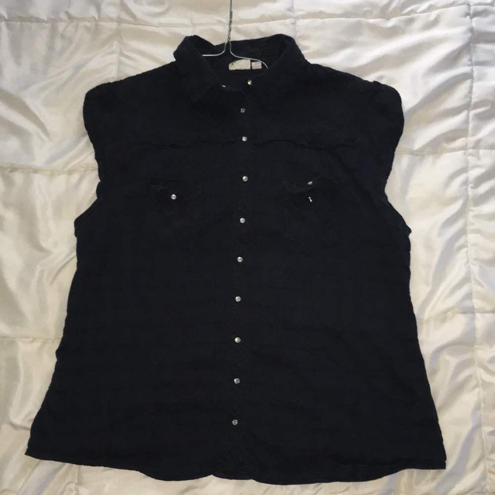 Button down short sleeve shirt